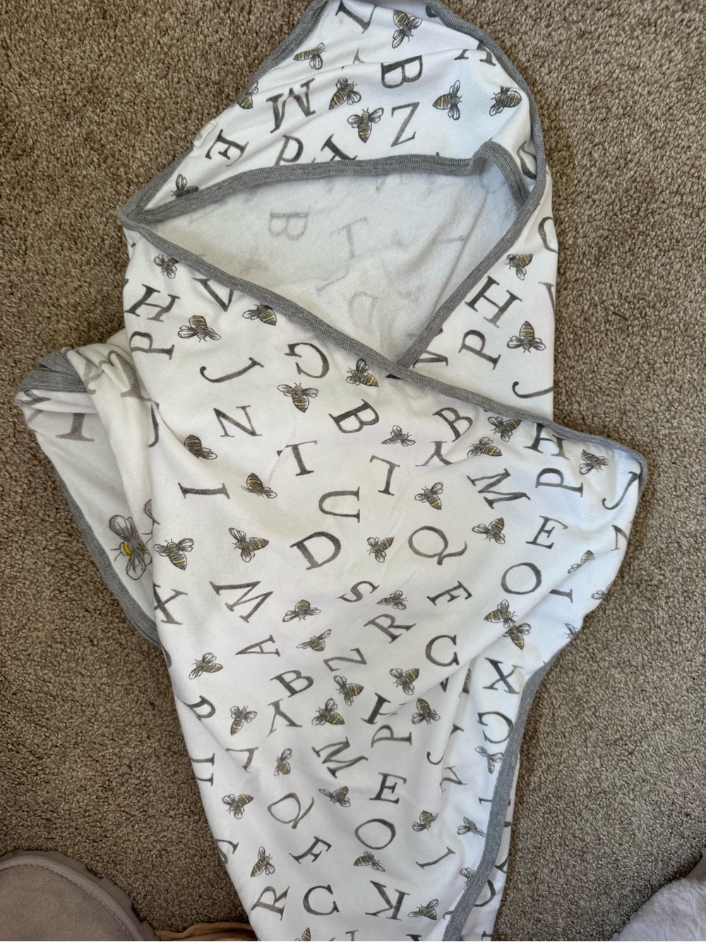Burt's Bees Baby White Alphabet & Bee Hooded Sleep Sack & Towel - Picture 2 of 4